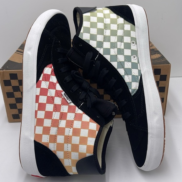 Vans Shoes - Vans WMNS High-Top Sneakers The Lizzie
Checkerboard Black/Multi
VN0A4BX1BML